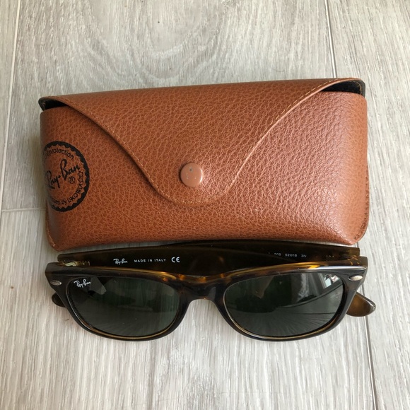Genuine Ray - Ban Small Frame Wayfarer Sunglasses - Picture 7 of 8